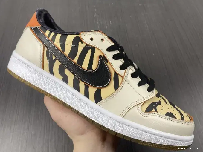 Rep DH6932-100 Jordan 1 the Air Year Tiger Low OG of 0425
